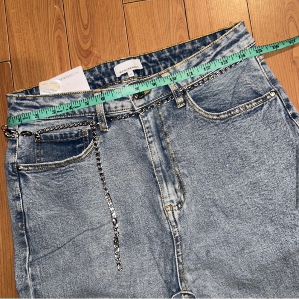 We Wore What High Rise  Dad Jean       W/Chain Belt Stretch Denim. - Picture 5 of 10